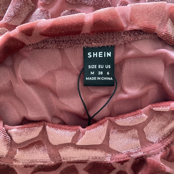 SHEIN mock neck velour dress with zipper - Picture 4 of 4